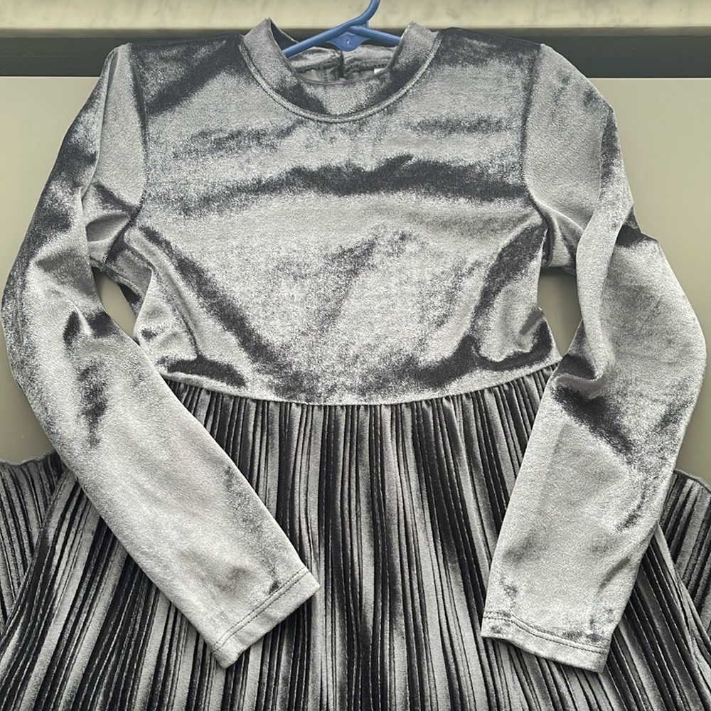 Girl velour dress, worn once